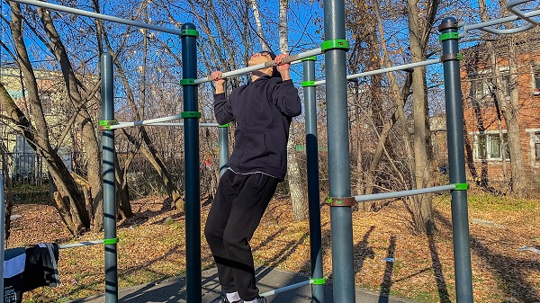 Спортивная плащадка Пихтовая 28А